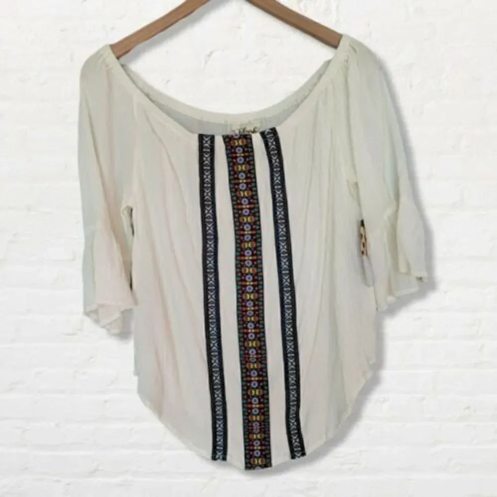 NWT Hint of Blush Boho Top Off the Shoulder Top with Embroidered Detail Size Med